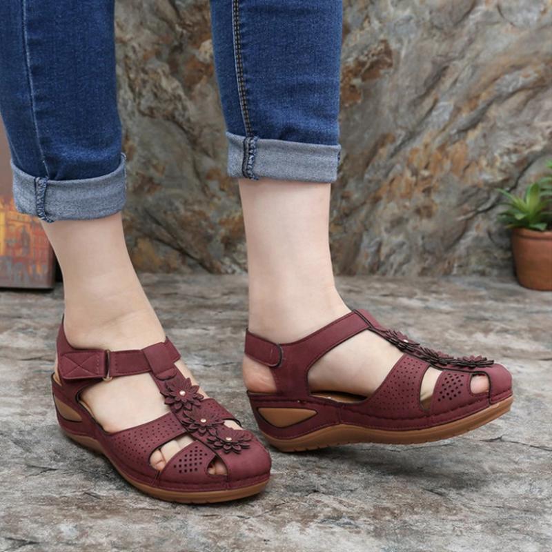 Comfortable soft-soled sandals