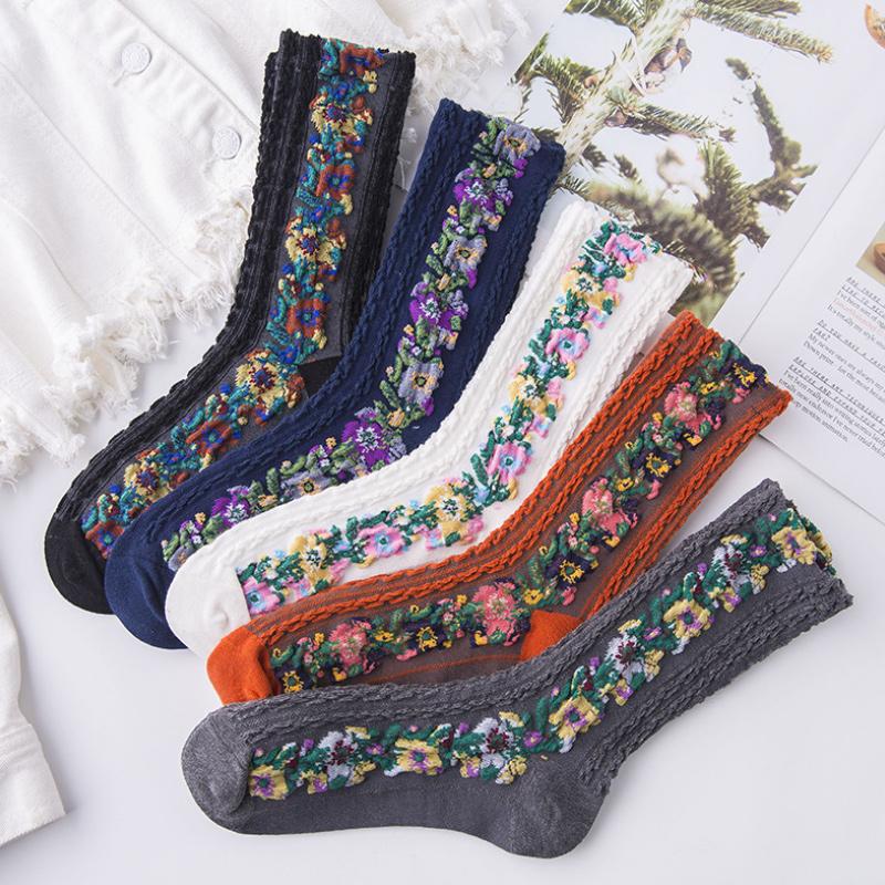 🧦🌸Vintage Embroidered Floral Socks (5 pairs)