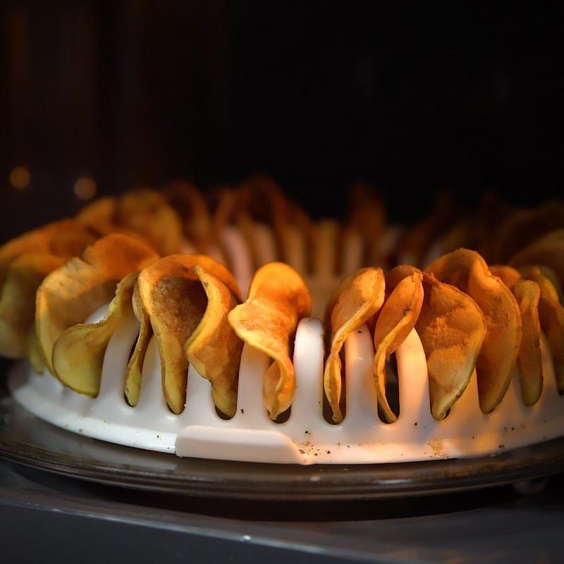 Microwave Oven Baked Potato Chips infinitias
