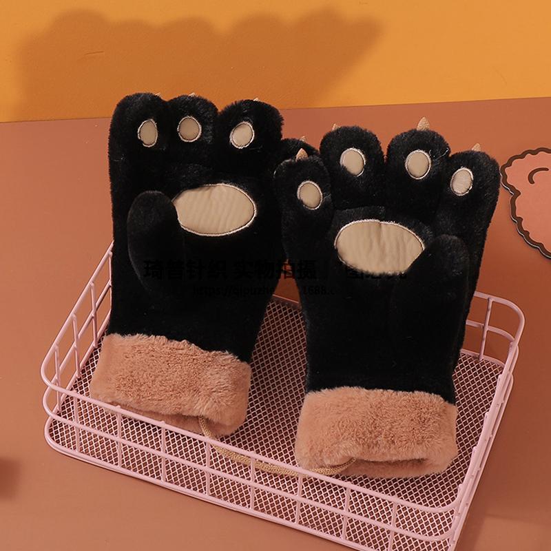 Plush bear claw gloves