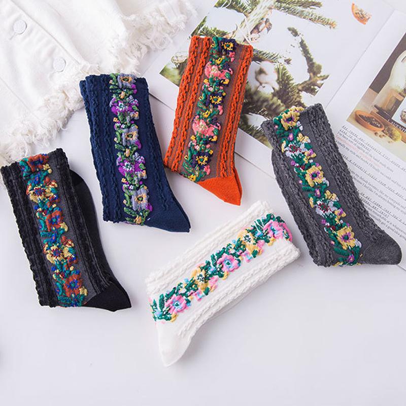 🧦🌸Vintage Embroidered Floral Socks (5 pairs)